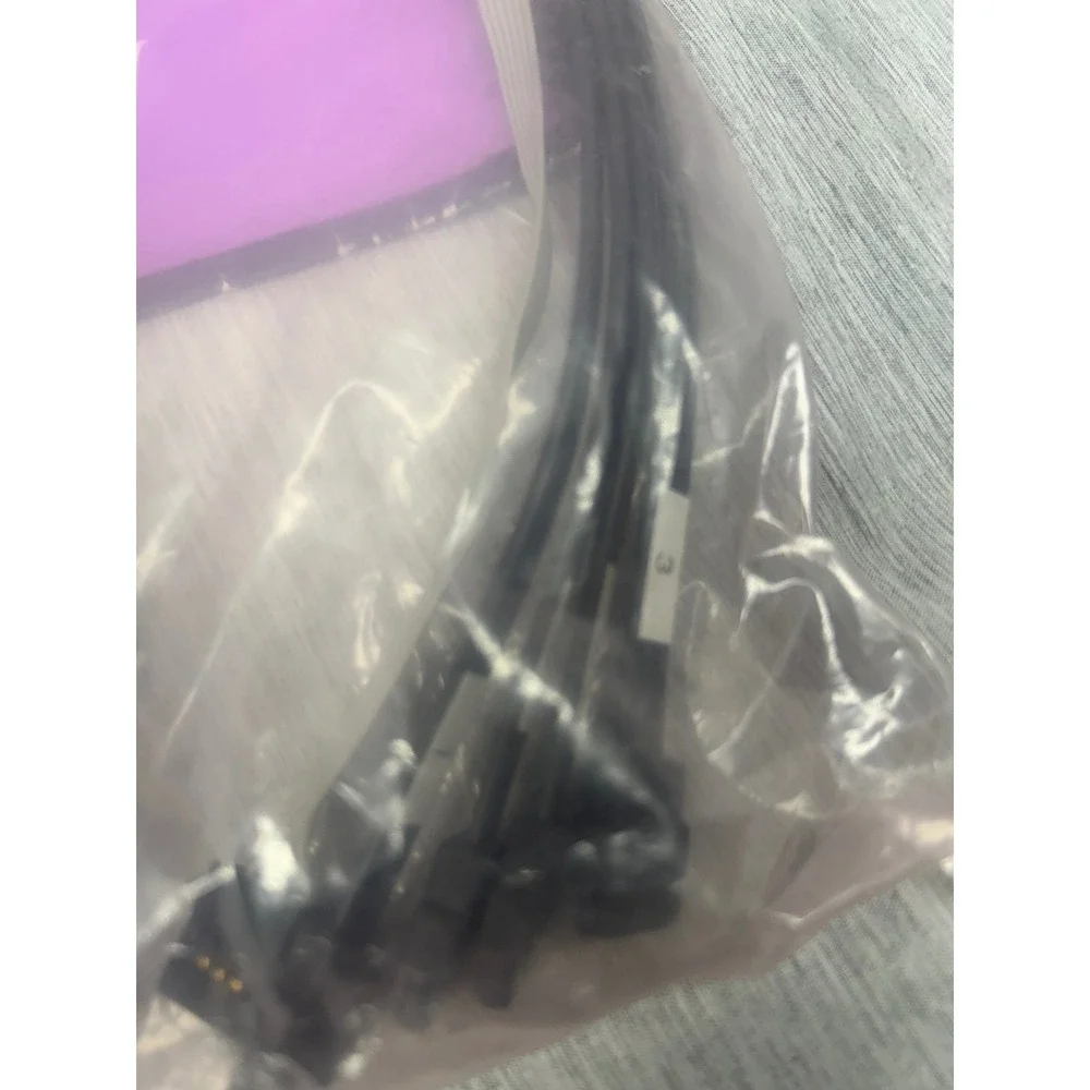 Adaptec ACK-I-SASx4-4SATAx1-SB-1M R Internal SAS to 4 SATA‎ Cable 1.0M SFF-8484